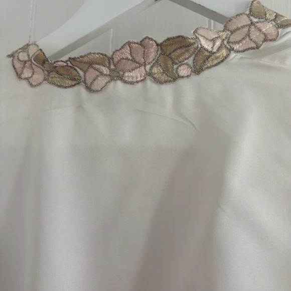 Vintage Miss Dior New with Tags Embroidered White Wrap Robe Small - Picture 13 of 15